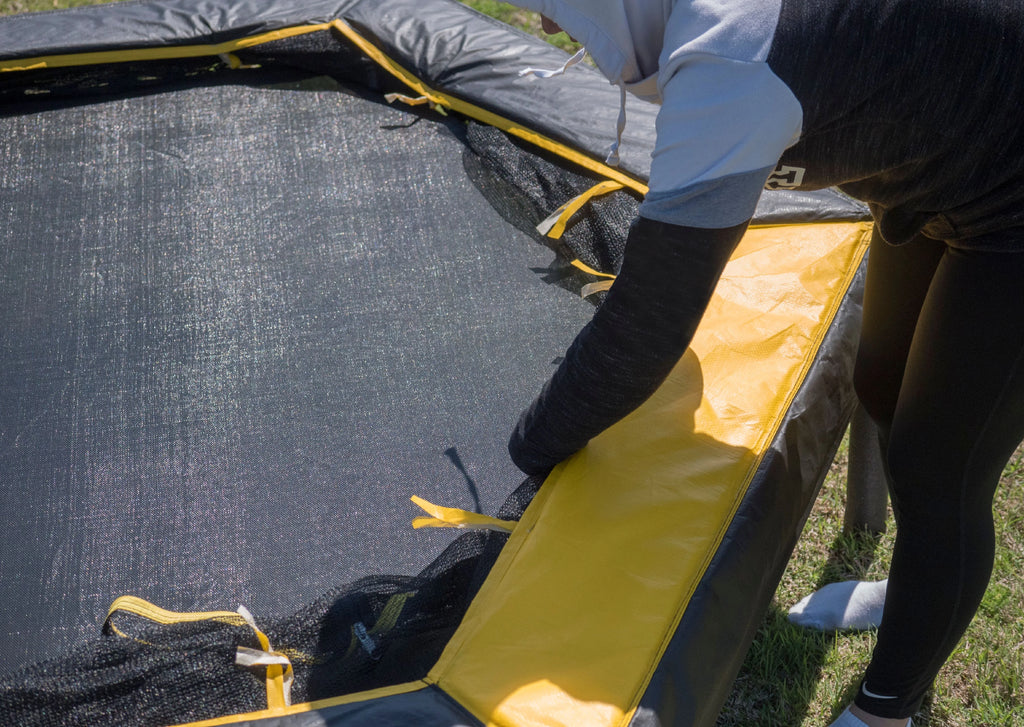 7.5-Foot Trampoline with Enclosure S1466