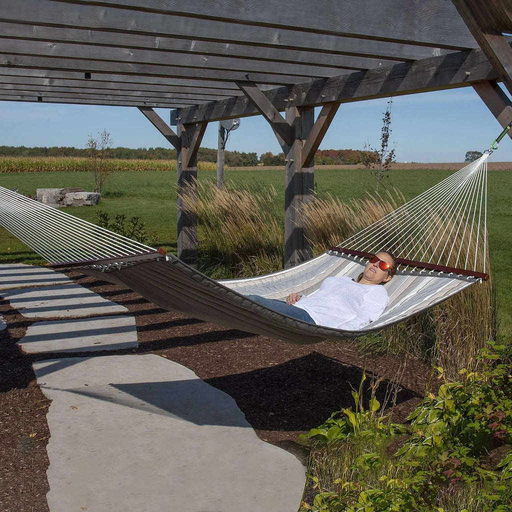 Dove Quilted Hammock M27454