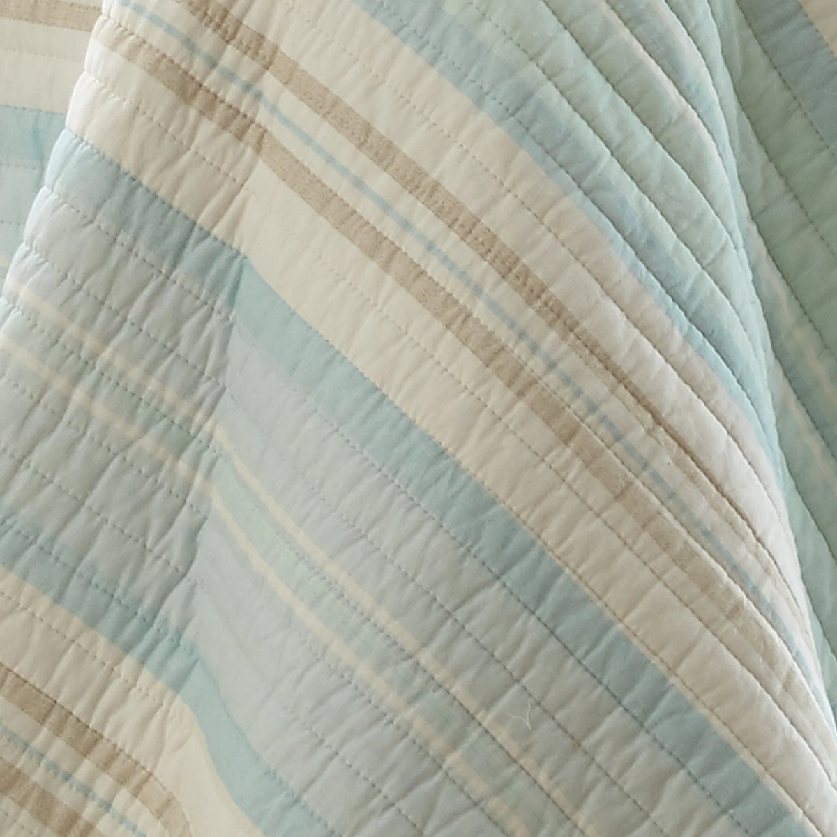Full/Queen Striped Cotton Quilt Set with Two Shams H9823