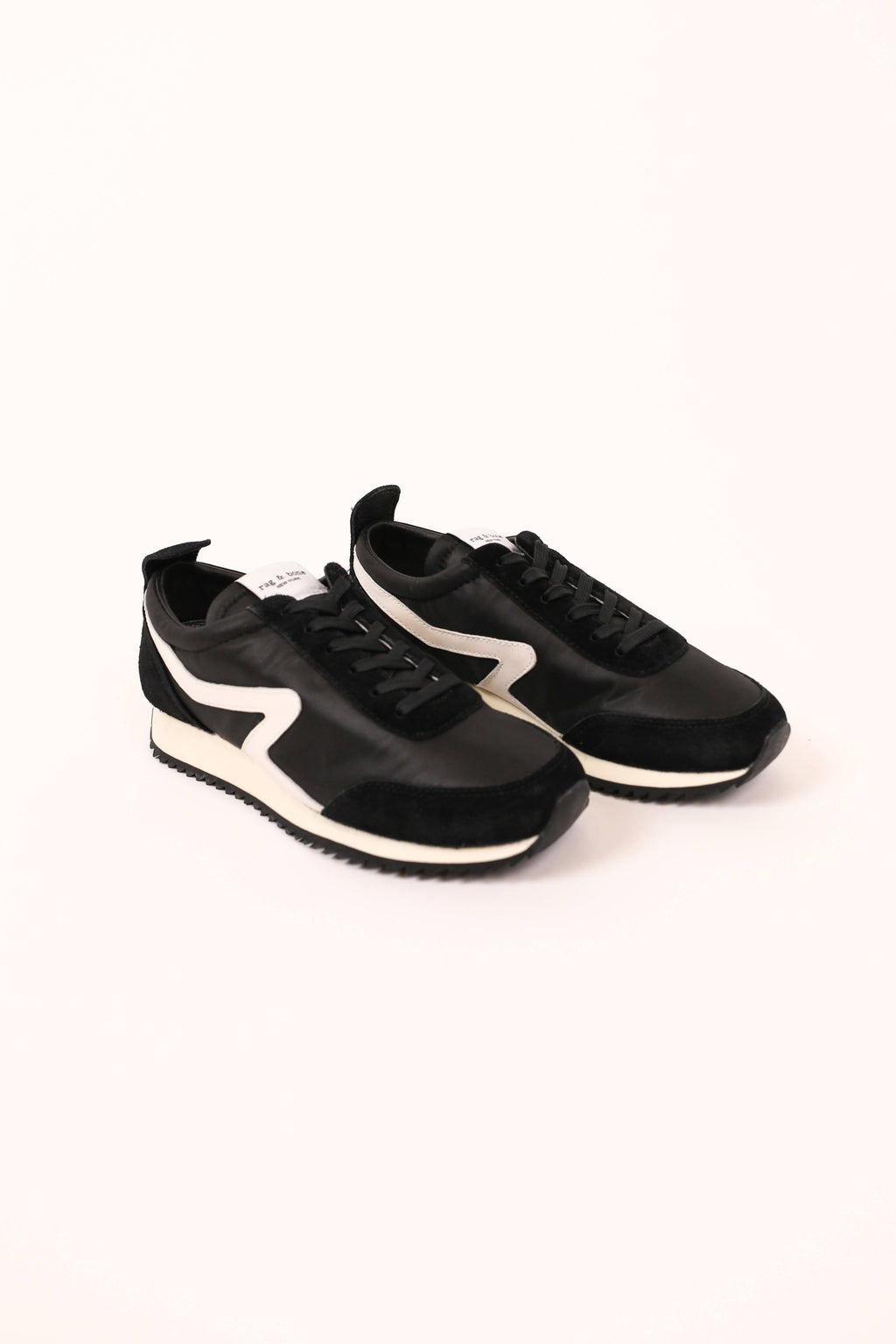 Black Retro Runner J66395