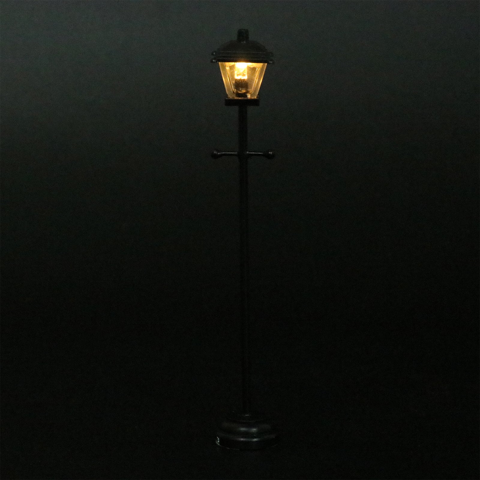 Miniature Metal LED Street Lamp Model (Black) W994208