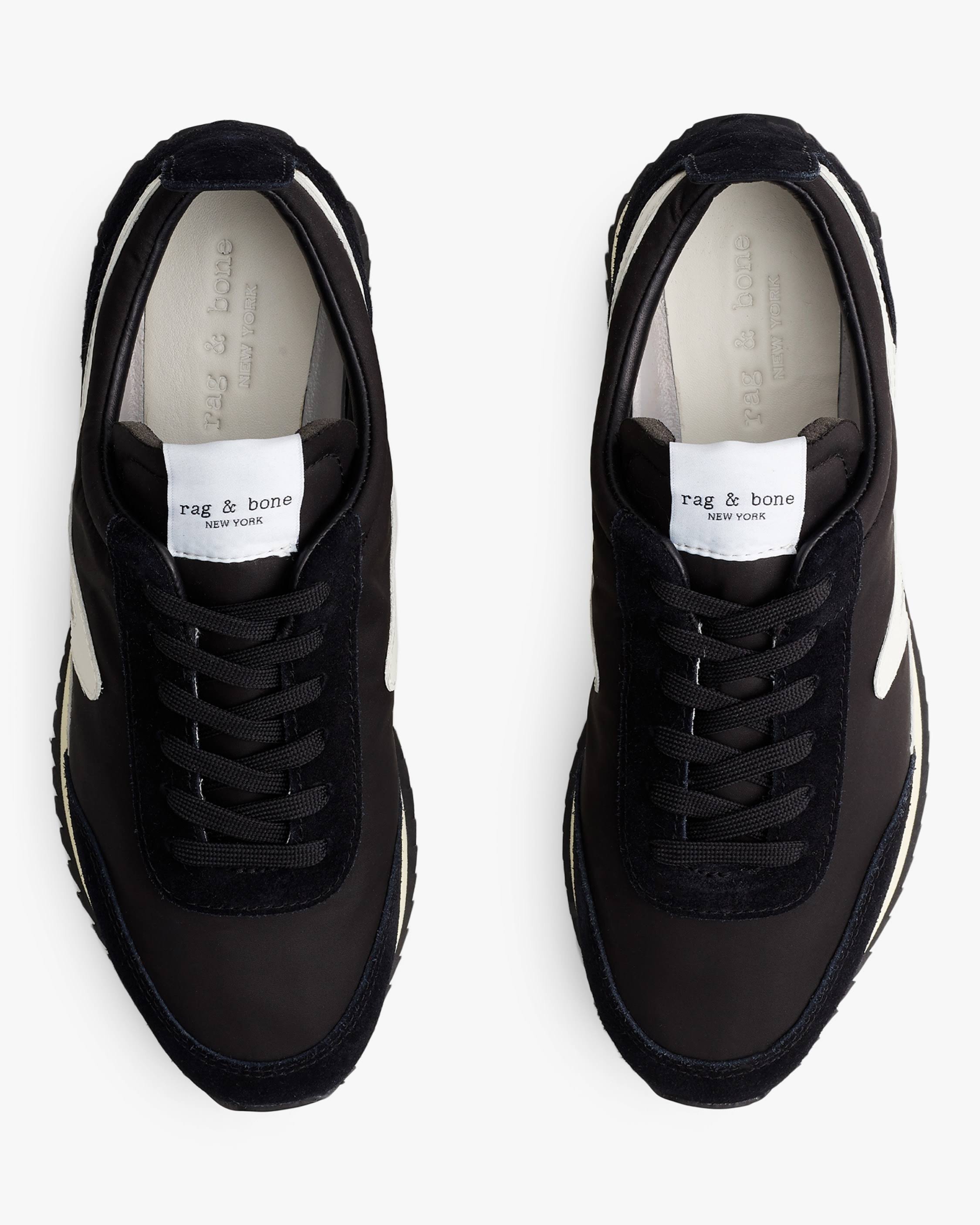 Black Retro Runner J66395