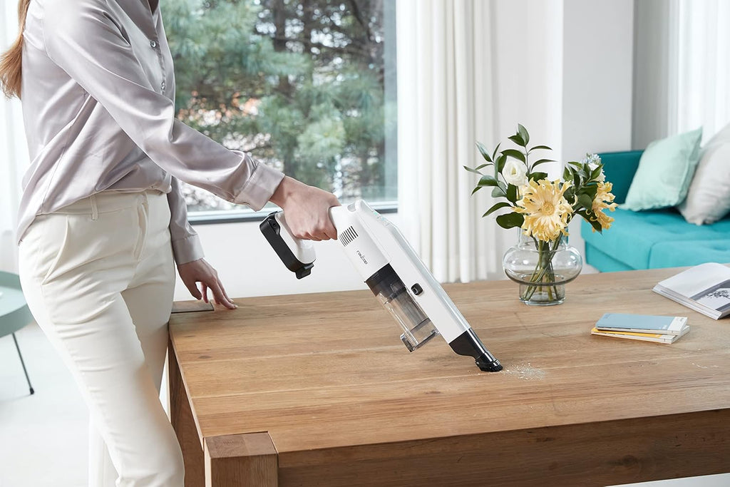 White Cordless Stick Vacuum W4877