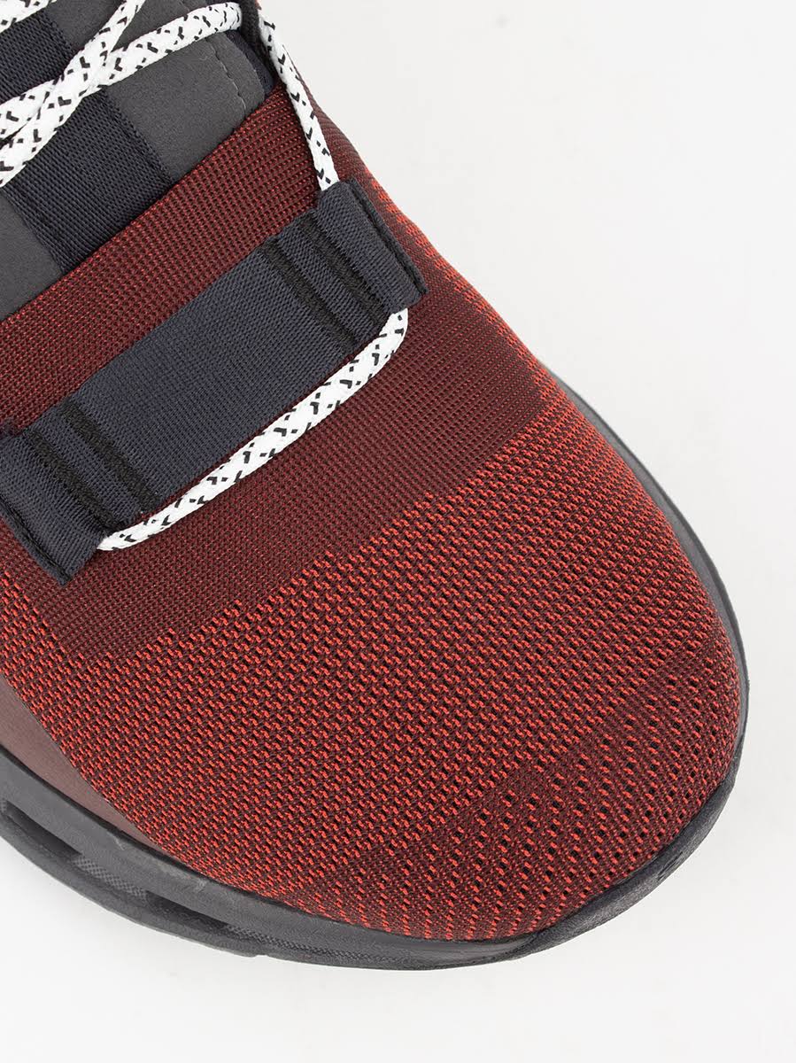 Black 9.5 Slip-On Shoes P414