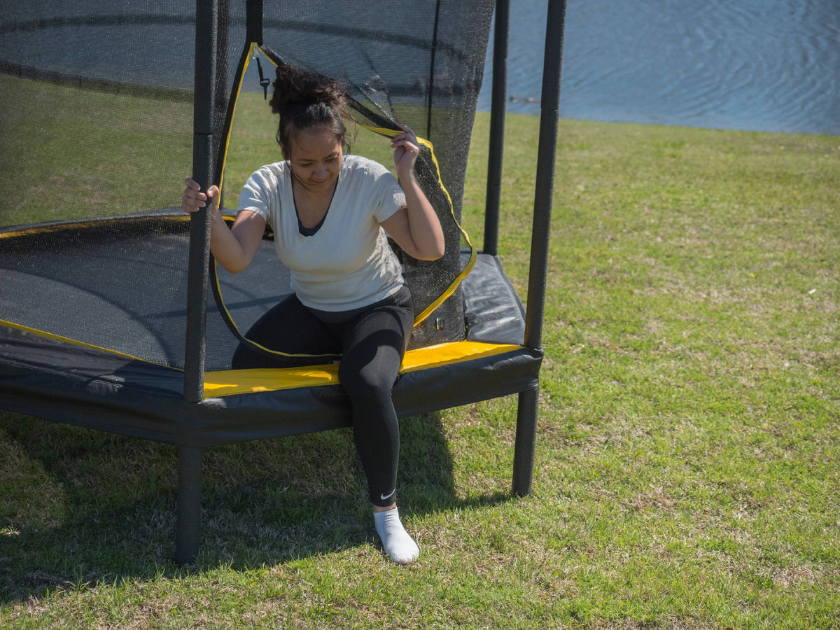 7.5-Foot Trampoline with Enclosure S1466