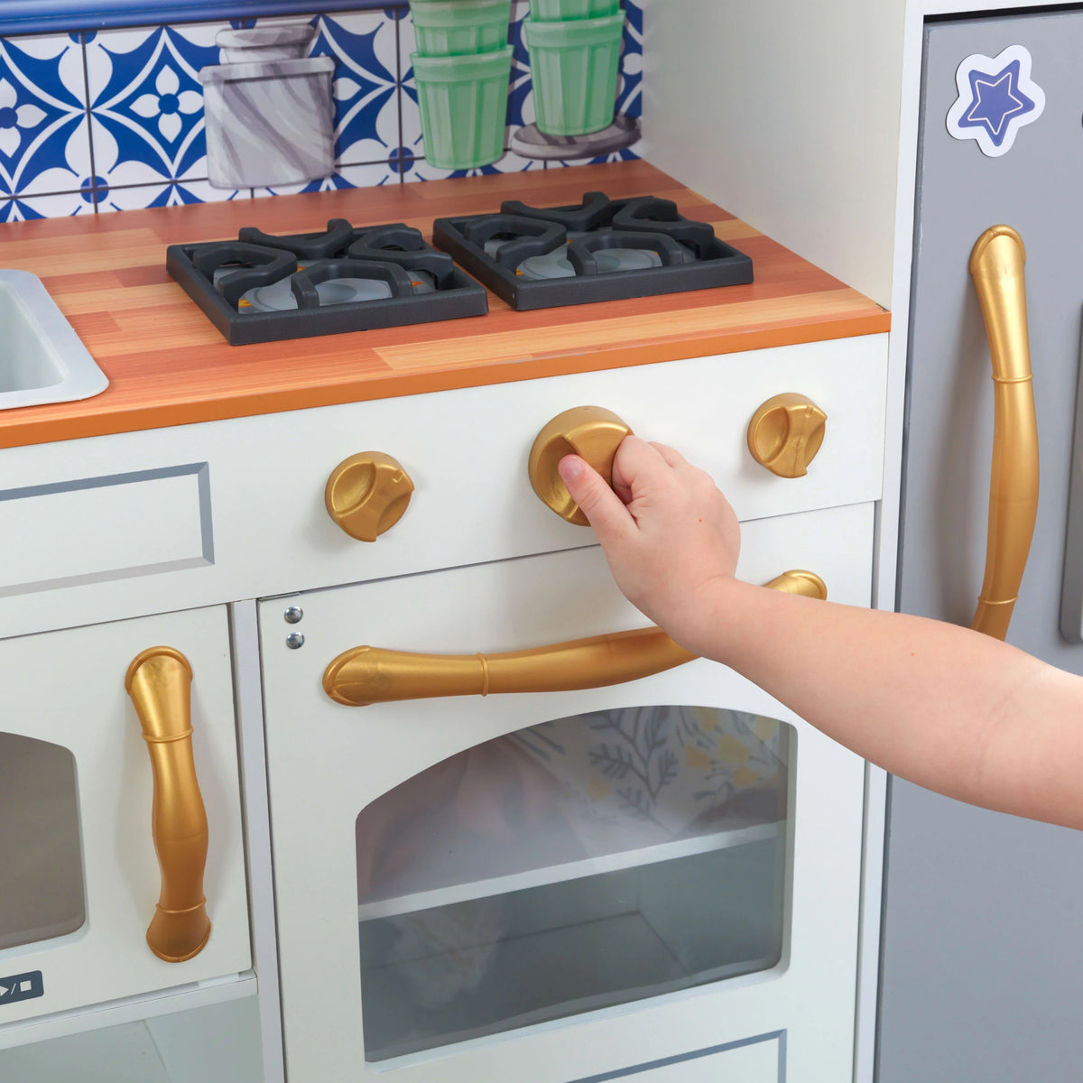 Magnetic Play Kitchen with Sink, Ice Maker & 9 Accessories B293