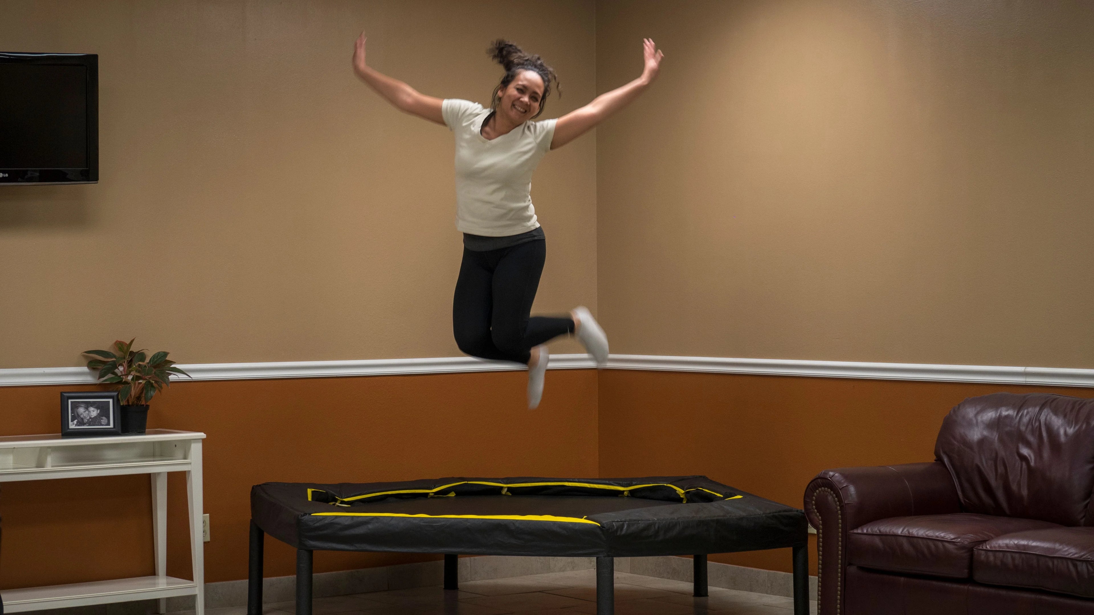 7.5-Foot Trampoline with Enclosure S1466